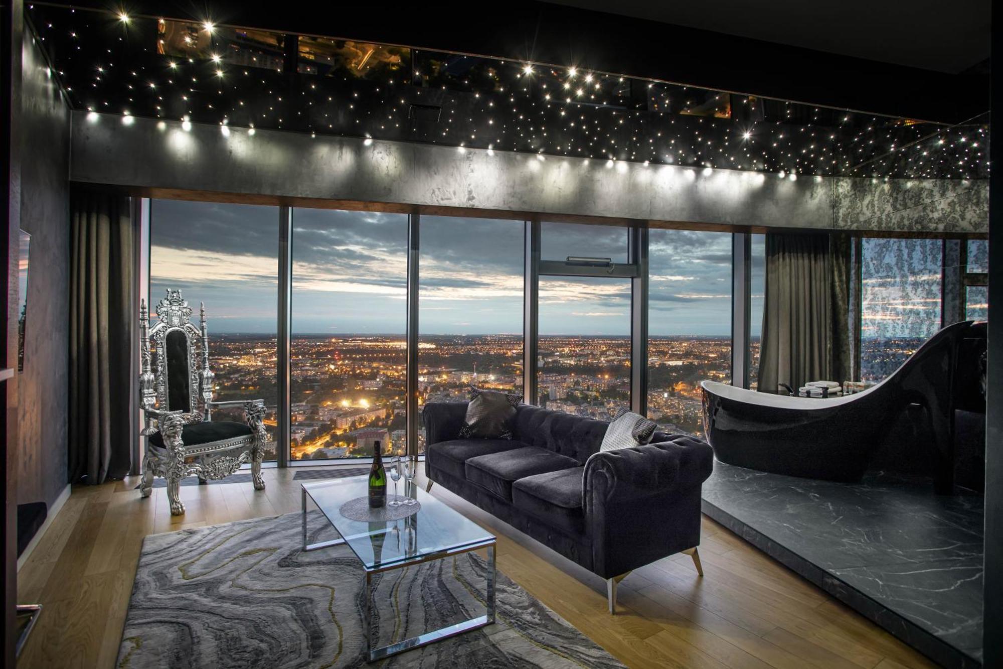 30Th+ Floor Apartments In Sky Tower Wroclaw Dış mekan fotoğraf