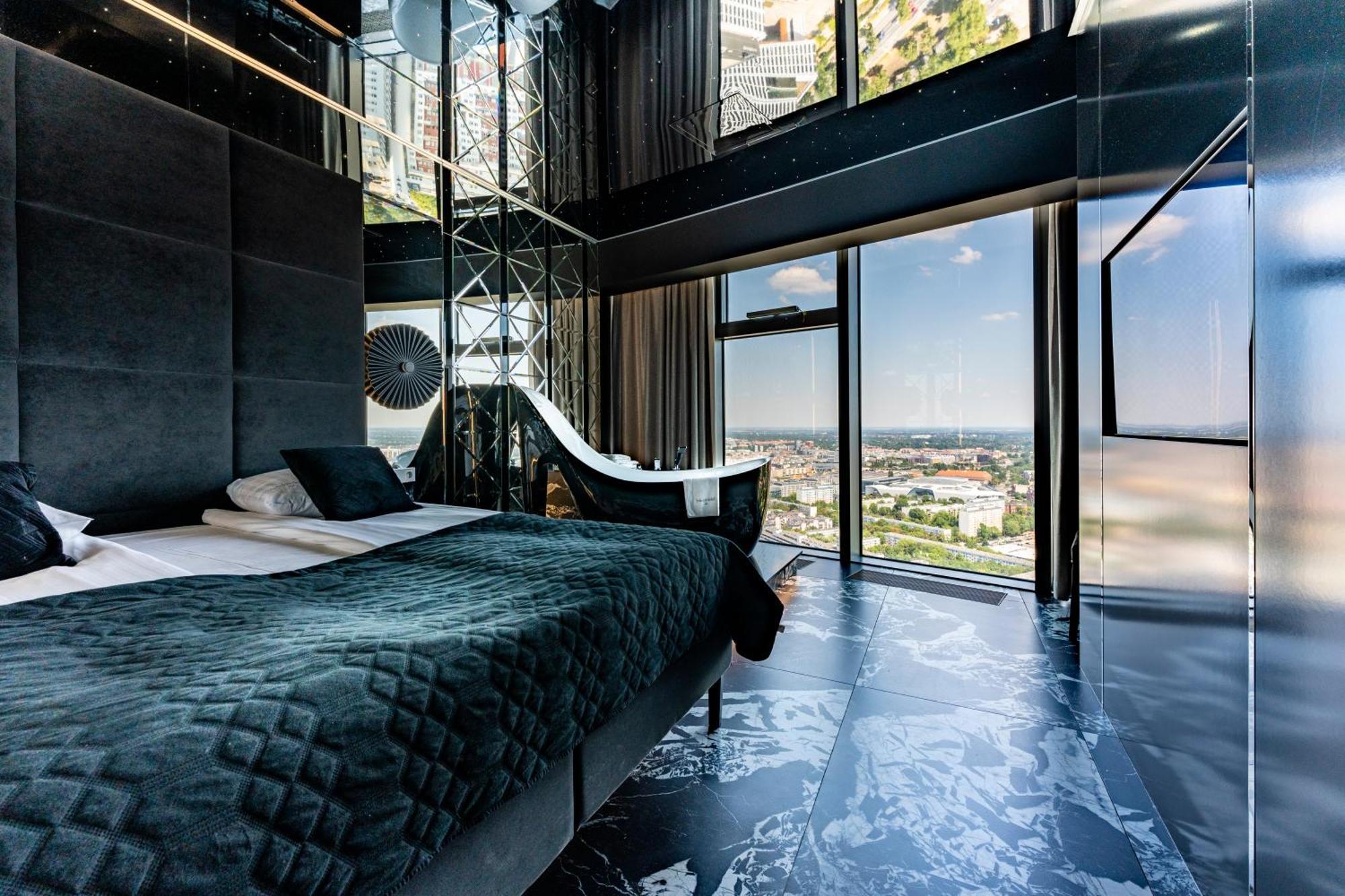 30Th+ Floor Apartments In Sky Tower Wroclaw Dış mekan fotoğraf